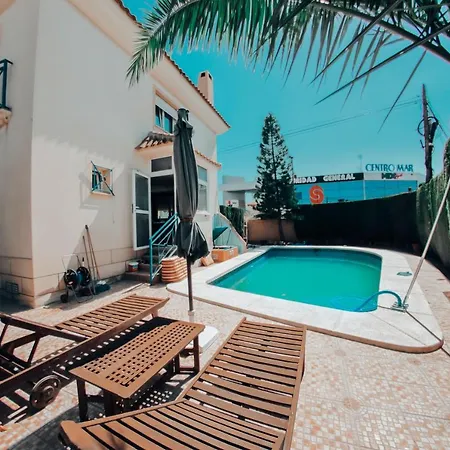 Con Piscina Privada 別荘
